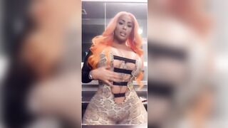 BIG ASS STRIPPER TATTED UP HOLLY COMPILATION TWERKING