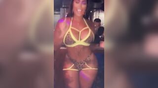 BIG ASS STRIPPER TATTED UP HOLLY COMPILATION TWERKING