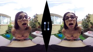 VR Porn Sorority Slut Julia Helping You Adapt On College BaDoink VR