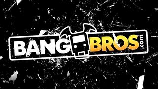 BANGBROS - Peter Green Goes To Town On Milu Blaze In A Dank Van