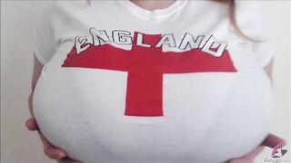 Sara Willis can Seduce you on Webcam with her Big Bouncing Tits