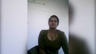 Mallu aunty Showing Boobs to Nephew Boyfriend Affair