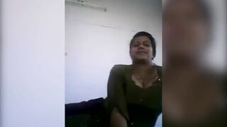 Mallu aunty Showing Boobs to Nephew Boyfriend Affair