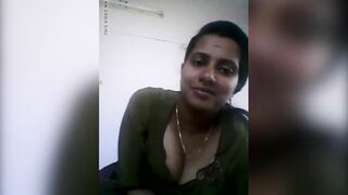 Mallu aunty Showing Boobs to Nephew Boyfriend Affair