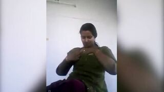 Mallu aunty Showing Boobs to Nephew Boyfriend Affair