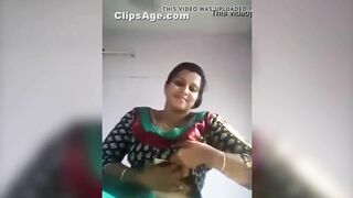 Mallu aunty Showing Boobs to Nephew Boyfriend Affair