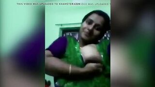 Mallu aunty Showing Boobs to Nephew Boyfriend Affair