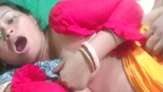 Desi bhabhi ki doggy style me chudayi