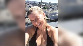 Teeny Schlampe Jeanette Biedermann mit nuttiger Jerk Off Challenge NEU