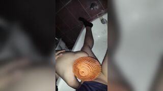 COLOMBIANA MEDELLÍN COLOMBIA PETITE LATINA TEEN ME MAMA ME CHUPA LA VERGA EN TINA EN BAÑERA DE MOTEL