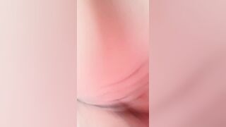 Milf makes herself squirt