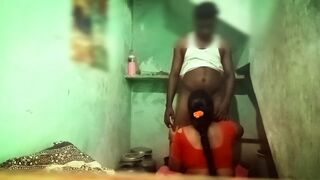 Tamil aunty cheating unkle in bathroom