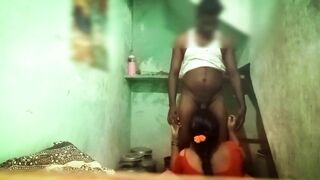 Tamil aunty cheating unkle in bathroom