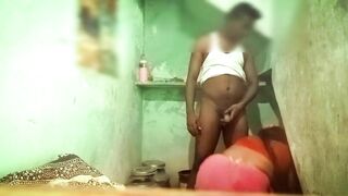 Tamil aunty cheating unkle in bathroom