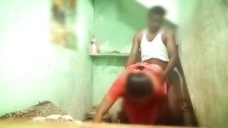 Tamil aunty cheating unkle in bathroom