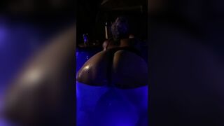 Booty4U Shakin it in the hot tub!