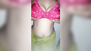 Desi Pakistani bhabhi big natural tits