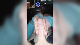 Reverse footjob cumshot