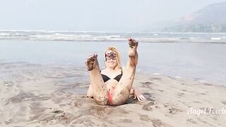 Tik Tok Horny Babe Masturbating while Strangers Run by on the Beach. Angel Fowler