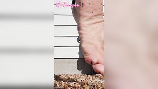 Giantess Femdom Leaf Barefoot Stomp Foot Fetish Black Toes Crush Fetish Wrinkled Soles