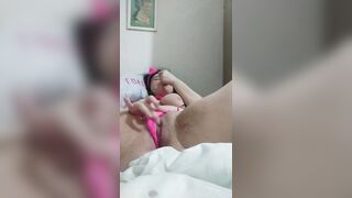 Teenager Masturbating her Pink Pussy