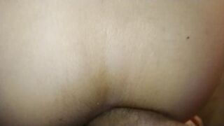 Milf puta, si masturba adentro de conchi y con un big dildo... Triple vaginal con creampie