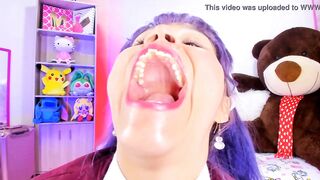 Lila jordan shows her throat