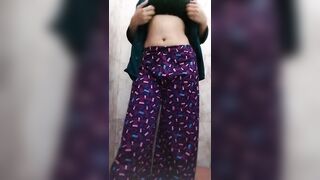 Aapni biwi ko hot yoga krte hue dekha aur sexy maal bana diya