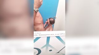 Quick blowjob in the changing room of the water park