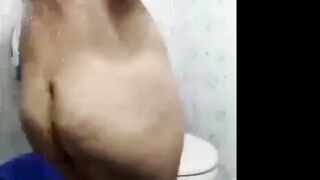 Bhabhi nangi hokar Naha Rahi bathroom mein Kar Diya mast chudai