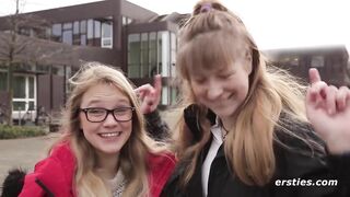 Heißes Vergnügen in der Universitätsbibliothek mit Holly und Ida