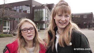 Heißes Vergnügen in der Universitätsbibliothek mit Holly und Ida