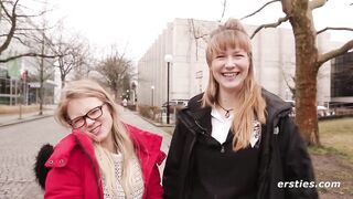 Heißes Vergnügen in der Universitätsbibliothek mit Holly und Ida