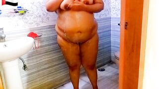 Indian Desi hot aunty fucked in the bathroom while showering, aunty fucked & Make me transgender (Clear Hindi Audio) Fuck & Fun