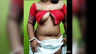 Indian bhabi hot saree change