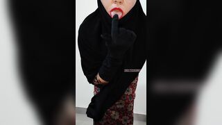 Twerking Arab Horny Slut Masturbates both Holes قحبة مغربية في السعودية