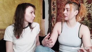 Ersties - Intensive Squirting-Action mit Zora und Innana