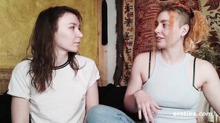 Ersties - Intensive Squirting-Action mit Zora und Innana