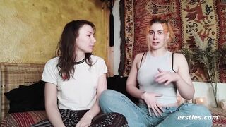 Ersties - Intensive Squirting-Action mit Zora und Innana