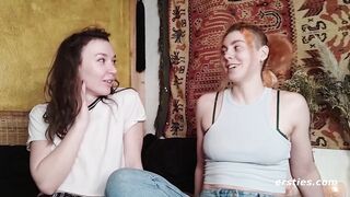 Ersties - Intensive Squirting-Action mit Zora und Innana