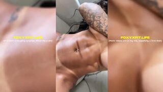 This LATINA Got CRAZY JACKED ABS