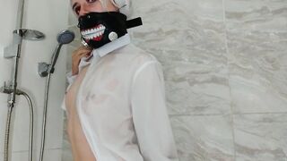 Tokyo Ghoul-Sexy cosplayer caresses herself through a wet sh