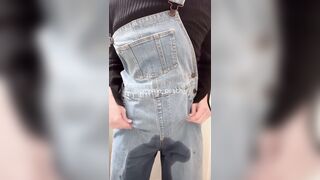 【オーバーオールが脱げずおもらし】#overalls #omorashi #peeaccident #desperation wetting #pee desperation