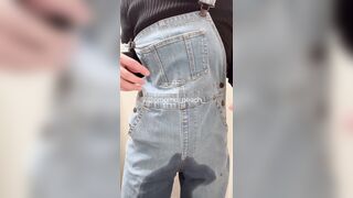 【オーバーオールが脱げずおもらし】#overalls #omorashi #peeaccident #desperation wetting #pee desperation