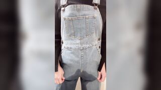 【オーバーオールが脱げずおもらし】#overalls #omorashi #peeaccident #desperation wetting #pee desperation