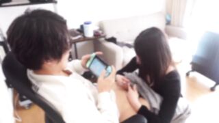 女友達にゲーム中に手コキされてイキ我慢大会したら…♡気持ちよさに耐えられず大量射精 セフレ ぶっかけ ザーメン 射精我慢 射精管理 寸止め M男 巨乳 美女 かわいい 個人撮影 素人 日本人 えむゆみ