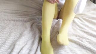 Sockjob by Girlfriend in Yellow Pantyhose and White Ankle Socks