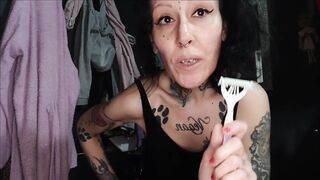 Miss Wagon Vegan - I Shave my Groin on Video to get you Excited