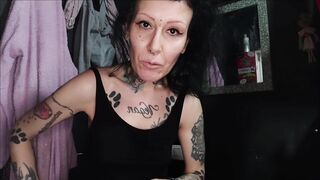 Miss Wagon Vegan - I Shave my Groin on Video to get you Excited